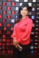 at Anjana Khutalia paints designer Pria Kataria Puri in Satya Paul Store on 16th Feb 2012 (33).JPG